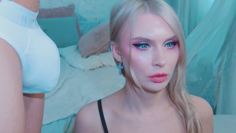 DenLina's Streamate show and profile