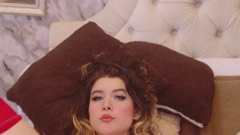 MaraMaison's Streamate show and profile