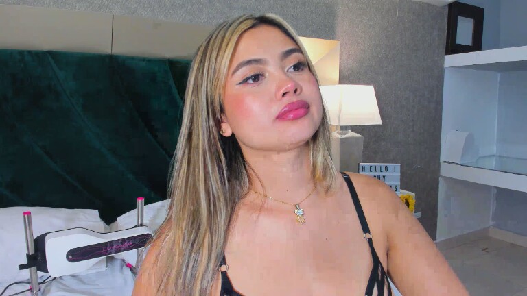 AlexandraLopez's Streamate show and profile