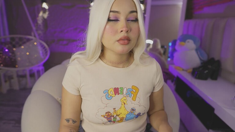 Aleshiadoll's Streamate show and profile