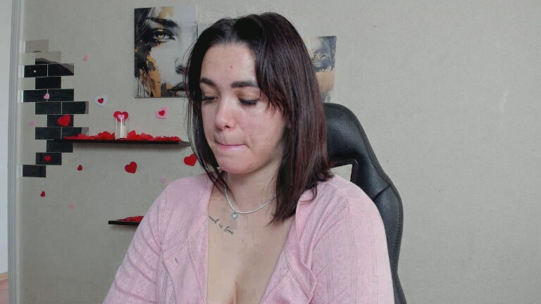 GlamNova's Streamate show and profile