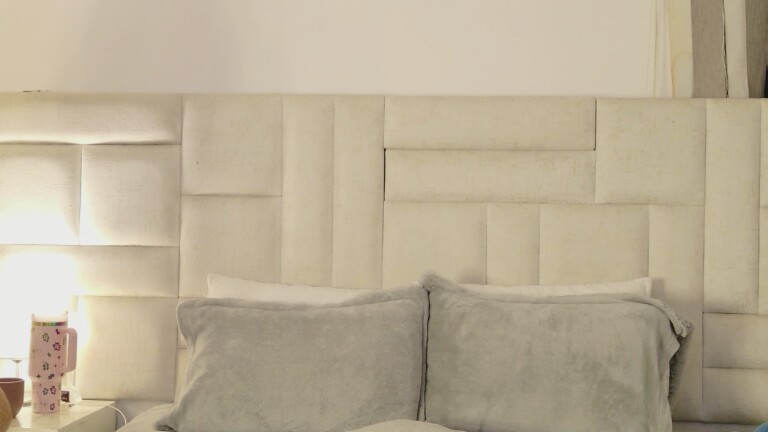 LanaGrey18's Streamate show and profile