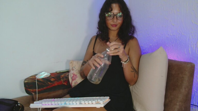 MyaMillor's Streamate show and profile