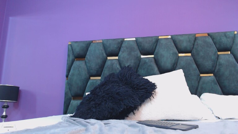 SophiaQueenss's Streamate show and profile