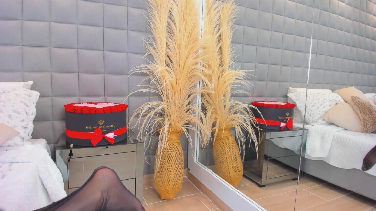 PaolaFalkon's Streamate show and profile